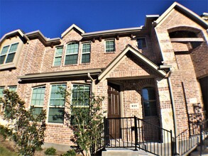Building Photo - 935 Shelby Ln