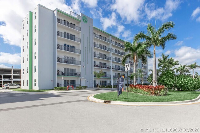 Foto del edificio - 25885 S Dixie Hwy