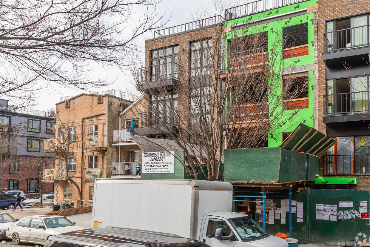 Foto del edificio - 701 Lafayette Ave