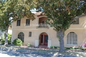 Building Photo - 4258 Cahuenga Blvd