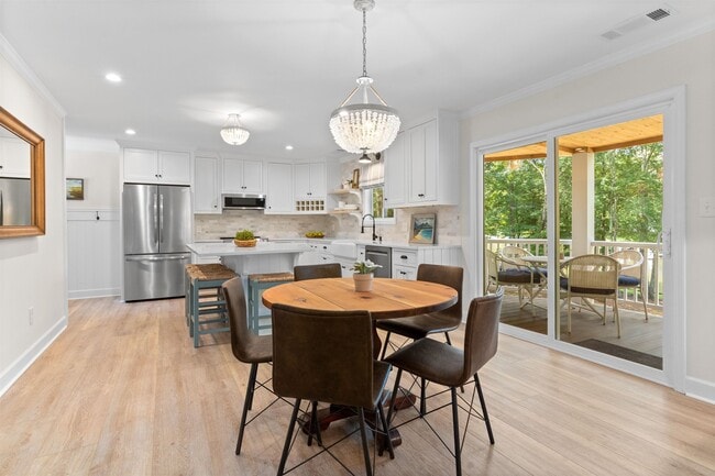 Building Photo - 241 E River Bend Dr