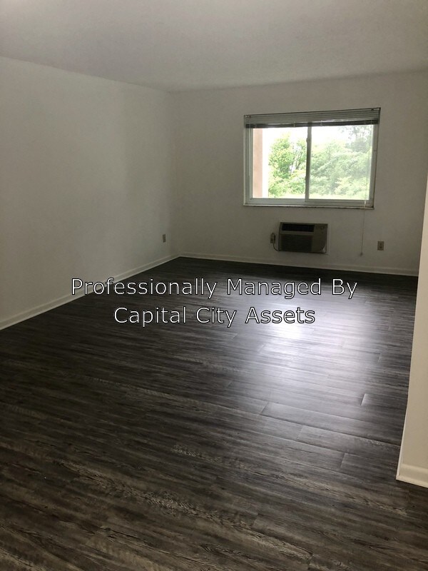 Building Photo - 4425 S Hull Rd