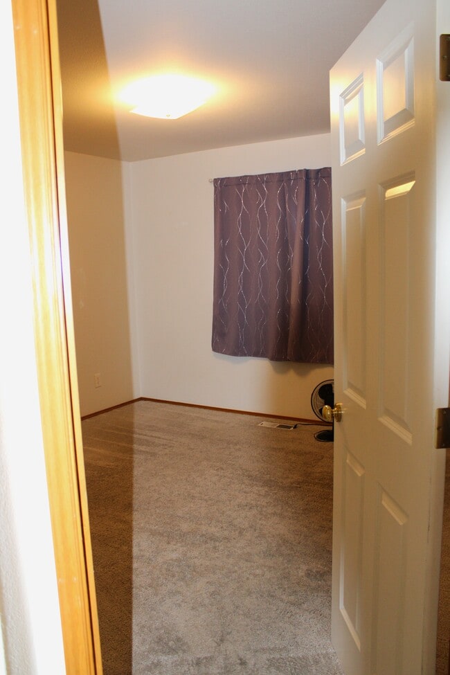 Building Photo - 808 Poplar Ave
