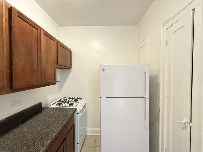 Foto del edificio - 4834 N Damen Ave