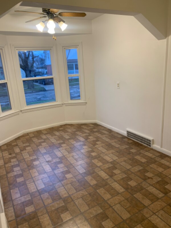Foto del edificio - 2410 Chandler Ave