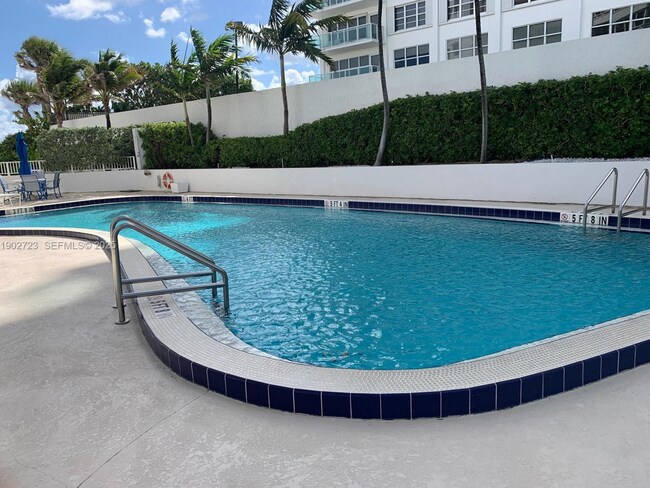 Building Photo - 3600 Galt Ocean Dr