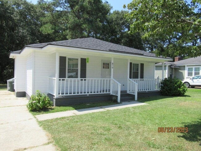 Building Photo - 870 Marigold St