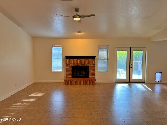 Foto del edificio - 808 N Winthrop Cir