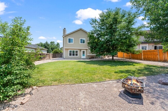 Building Photo - Beautiful 4 Bedroom Broadmoor Glen home - (D12 Schools)