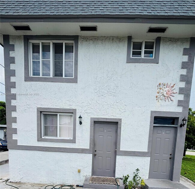 Foto del edificio - 219 W Dixie Hwy