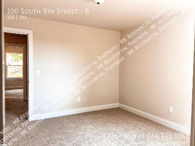 Building Photo - 100 S 9th St