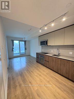 Photo du bâtiment - 150 Logan Ave