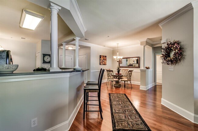 Building Photo - 2180 Waterview Dr