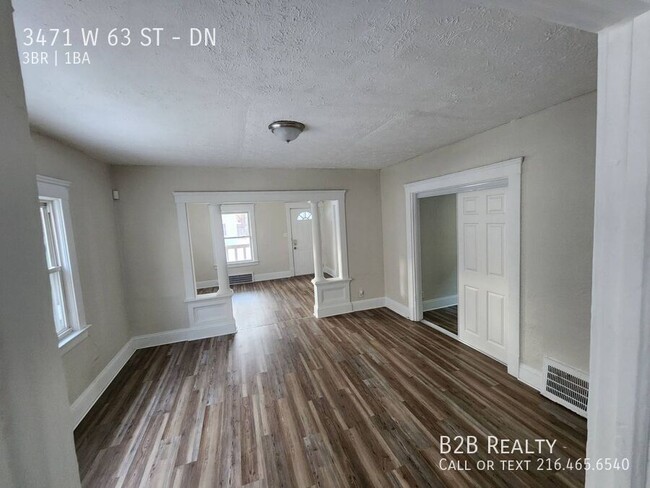 Building Photo - Charming 3-Bedroom Property in Prime Location