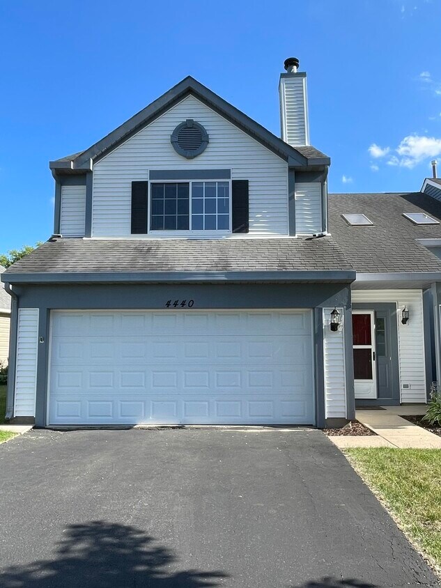 Foto principal - 4440 Larkspur Ln