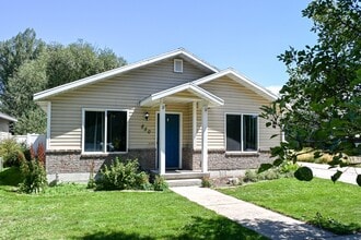 Building Photo - 850 S 670 W