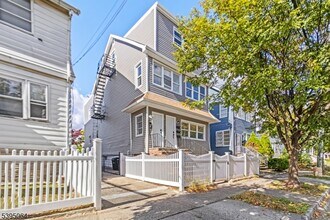 Building Photo - 205 N 16th St