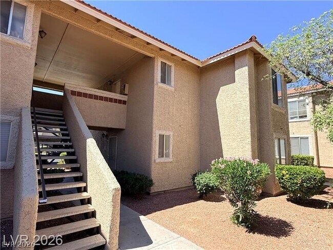 Building Photo - 7200 W Pirates Cove Rd