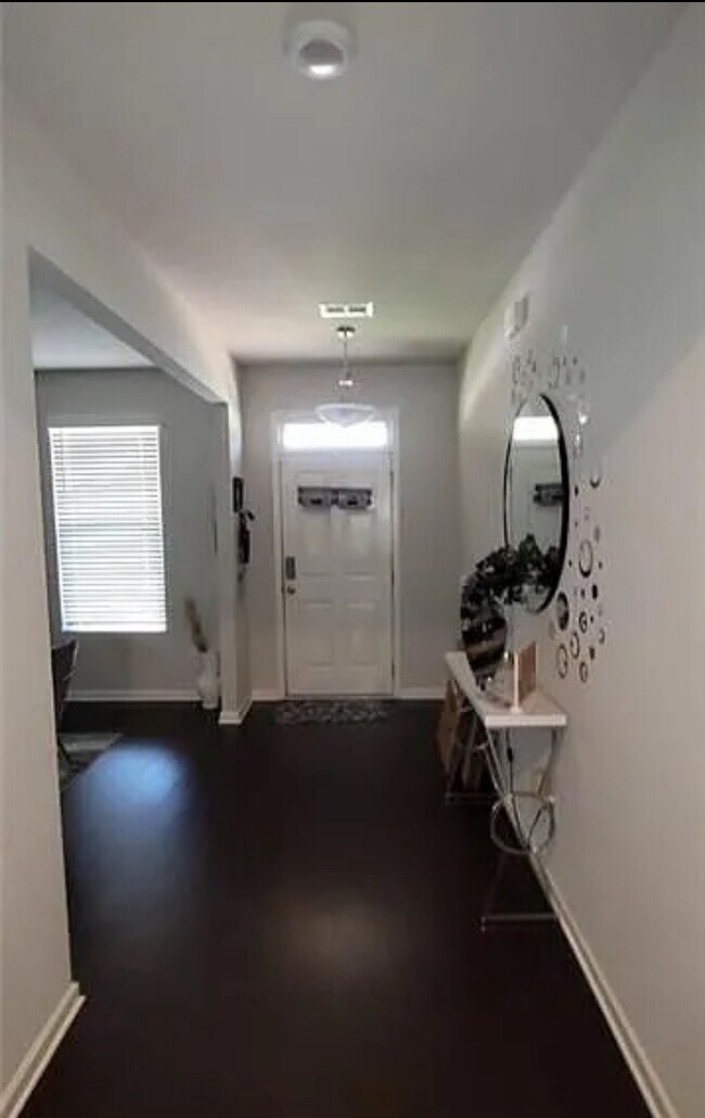 Foto del edificio - 7688 Watson Cir