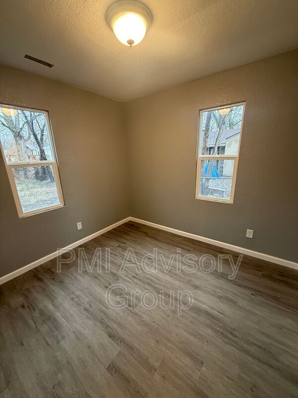 Foto del edificio - 2328 SW Eveningside Dr