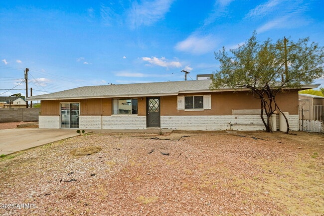 Building Photo - 13 E Desert Dr