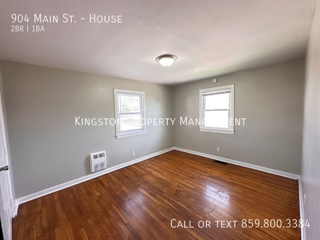 Building Photo - Charming 2 bedroom house now available!