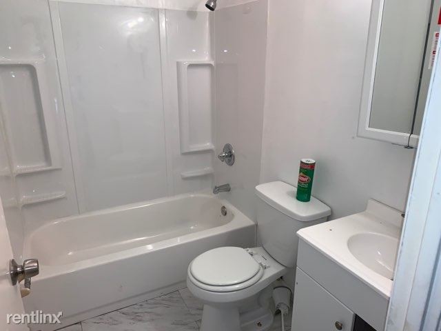 Building Photo - 4 br, 2 bath House - 10140 castle dr