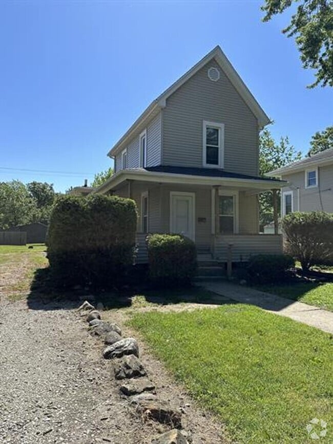 Building Photo - 806 N Coler Ave