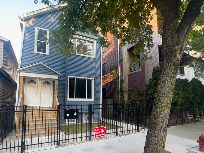 Building Photo - 1831 N California Ave