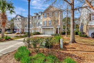 Building Photo - 147 Palm Cove Way