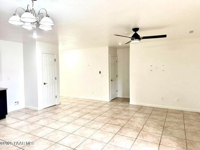 Building Photo - 9545 E Magma Dr