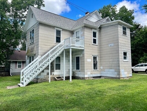 Building Photo - 129 Meachem Ave