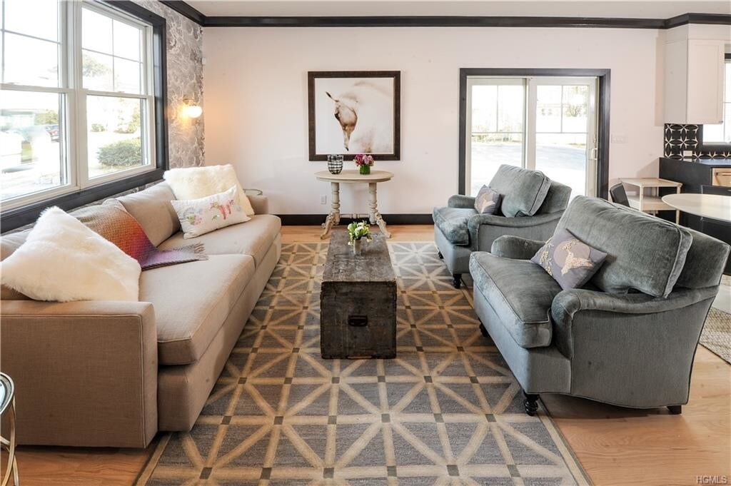 Foto principal - 368 Midland Ave