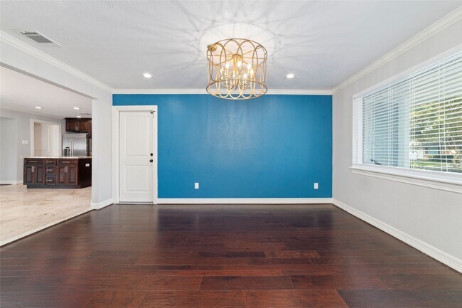 Foto del edificio - 3815 April Ln