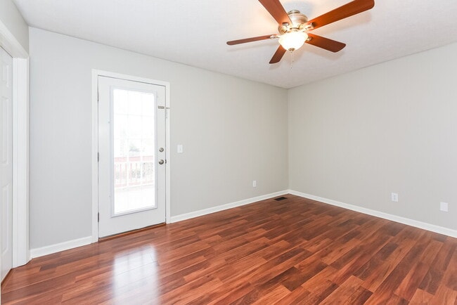 Building Photo - 119 Shady View Dr
