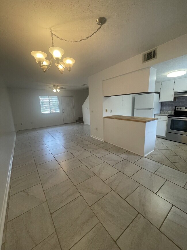 Foto del edificio - 5126 Lance St