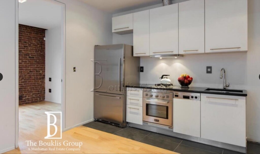 Foto del edificio - 3056 35th St