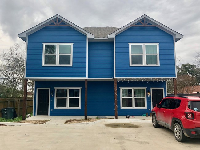 Building Photo - 1711 Cavitt Ave
