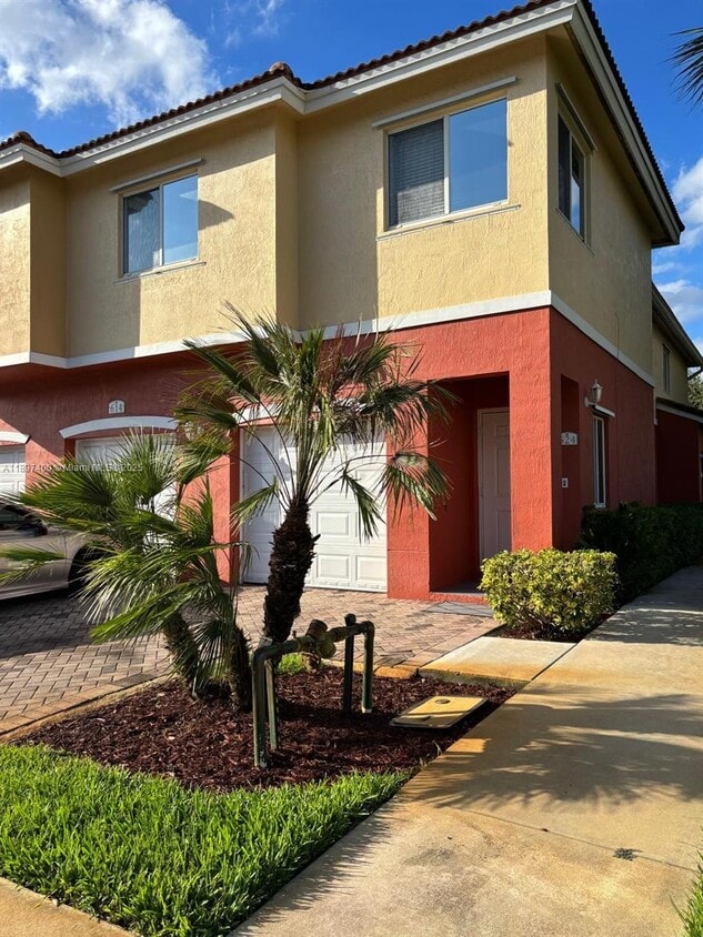 Primary Photo - 3310 Palomino Dr