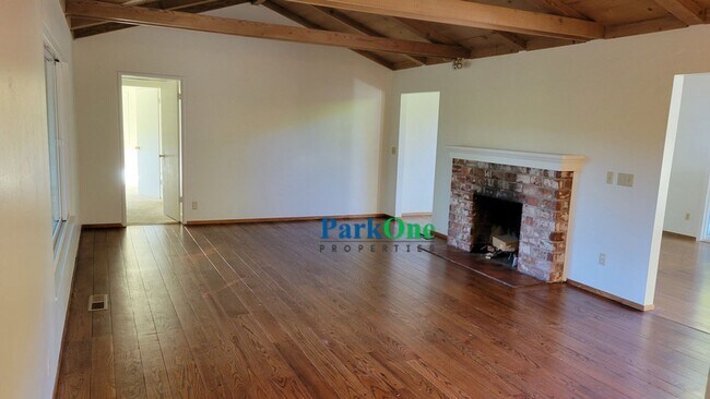 Building Photo - Charming Single Family Home in Orinda!