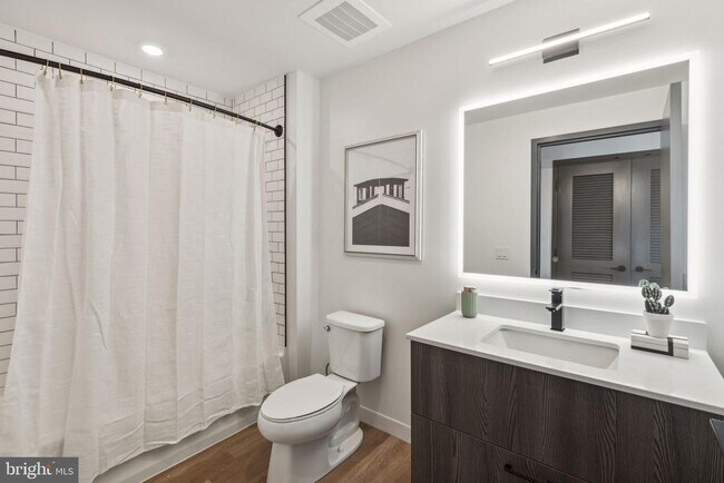 Building Photo - 1122 Frankford Ave