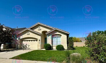 Building Photo - 10096 Silver Star Dr