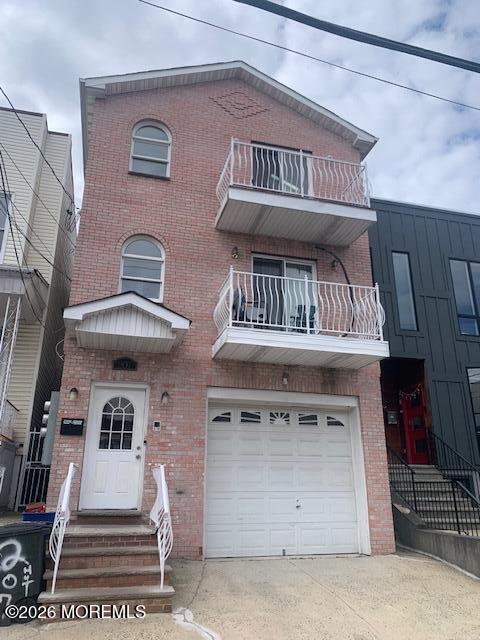 Building Photo - 207 Hutton St