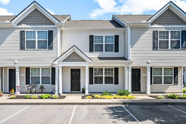 Building Photo - Beautiful 2/2.5 Townhome Min from MTSU