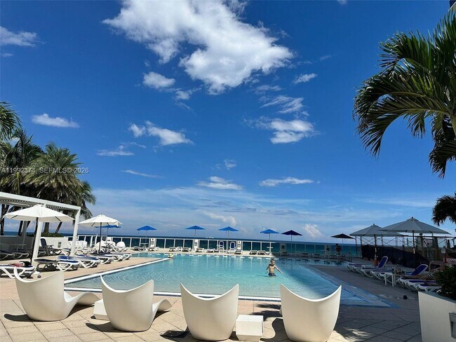 Foto del edificio - 2751 S Ocean Dr