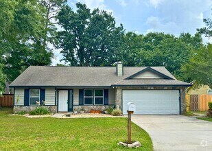 Building Photo - 330 McQueen Cir