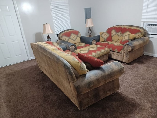 Building Photo - 4538 Fairpark Ave