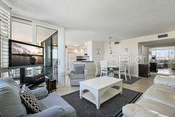 Building Photo - 6322 Palma Del Mar Blvd S