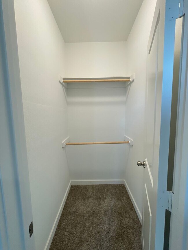 Building Photo - Cozy 3 bed, 2 bath close to Choctaw Casino
