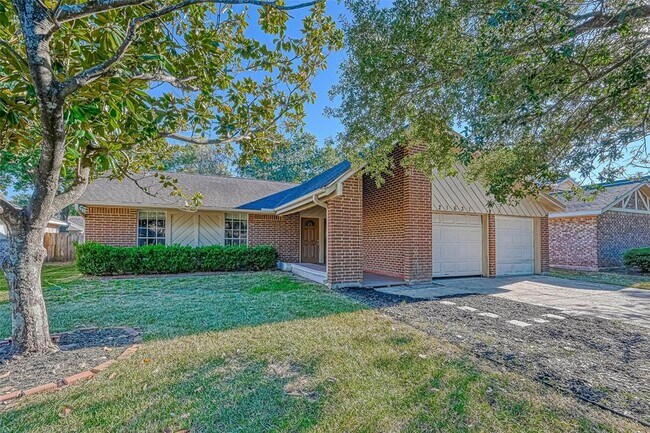 Building Photo - 21631 Park Villa Dr
